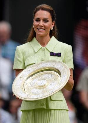 Mandatory Credit: Photo by Dave Shopland Shutterstock (14010519cp) Catherine Princess of Wales preparing to present the Venus Rosewater Dish after the Ladies Singles final Wimbledon Tennis Championships, Day 13, The All England Lawn Tennis and Croquet Club, London, UK - 15 Jul 2023 Wimbledon Tennis Championships, Day 13, The All England Lawn Tennis and Croquet Club, London, UK - 15 Jul 2023  Copyright: xDavexShopland Shutterstockx 14010519cp