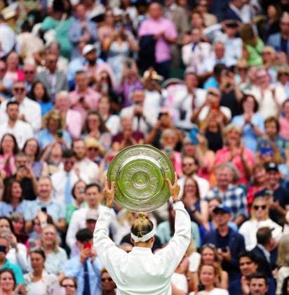 Mandatory Credit: Photo by Javier Garcia Shutterstock (14010521ek) Marketa Vondrousova lifts the Venus Rosewater Dish after victory in the Ladies Singles final Wimbledon Tennis Championships, Day 13, The All England Lawn Tennis and Croquet Club, London, UK - 15 Jul 2023 Wimbledon Tennis Championships, Day 13, The All England Lawn Tennis and Croquet Club, London, UK - 15 Jul 2023  Copyright: xJavierxGarcia Shutterstockx 14010521ek