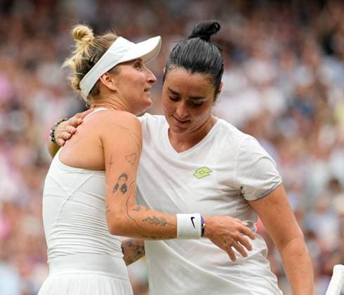 Mandatory Credit: Photo by Dave Shopland Shutterstock (14010519cy) Marketa Vondrousova celebrates victory in the Ladies Singles final against Ons Jabeur Wimbledon Tennis Championships, Day 13, The All England Lawn Tennis and Croquet Club, London, UK - 15 Jul 2023 Wimbledon Tennis Championships, Day 13, The All England Lawn Tennis and Croquet Club, London, UK - 15 Jul 2023  Copyright: xDavexShopland Shutterstockx 14010519cy