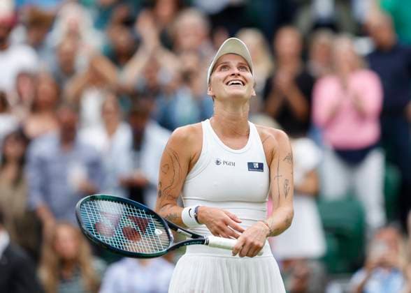 Marketa Vondrousova jubelt nach dem Sieg, Jubel, Freude, Emotion, Finale, Endspiel *** Marketa Vondrousova cheers after victory, jubilation, joy, emotion, final, final match Copyright: xJuergenxHasenkopfx