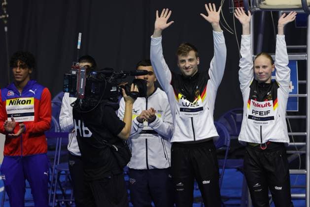 Bilder des Jahres 2023, Sport 07 Juli Sport Themen der Woche KW28 Sport Bilder des Tages Alexander Lube and Pauline Alexandra Pfeif, GER, during 2023 aquatic worlds in Fukuoka, synchronized 10m platform mixed, 15 07 2023; - *** Alexander Lube and Pauline Alexandra Pfeif, GER, during 2023 aquatic worlds in Fukuoka, synchronized 10m platform mixed, 15 07 2023 