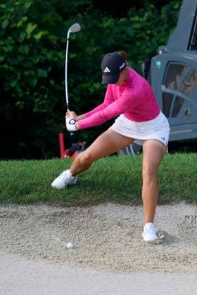 SYLVANIA, OH - JULY 15: LPGA, Golf Damen golfer Linn Grant plays a shot out of the sand on the 16th hole during the third round of the Dana Open on July 15, 2023, at Highland Meadows Golf Club in Sylvania, Ohio. (Photo by Brian Spurlock Icon Sportswire) GOLF: JUL 15 LPGA Dana Open EDITORIAL USE ONLY Icon230715050