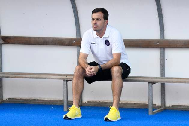 BEZIERS, FRANCE - JUILLET 15 : Carles MARTINEZ NOVELL, entraineur (Toulouse FC) pendant le match amical qui affronte MHSC and Toulouse FC le 15 juillet, 2023 au stade Raoul Barriere a Beziers, France. BEZIERS, FRANCE - JULY 15 : Carles MARTINEZ NOVELL, entraineur (Toulouse FC) at the test match between MHSC and Toulouse FC on July 15th, 2023 at the Raoul Barriere Stadium in Beziers, France. FOOTBALL : Montpellier vs Toulouse - Match Amical - Beziers - 16 07 2023 ValentinaClaret Panoramic  