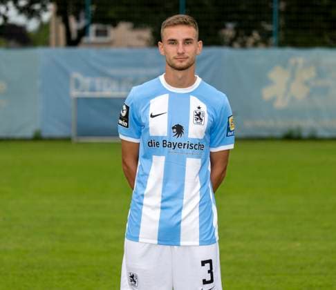 16.07.2023, Fussball 3. Liga 2023 2024, TSV 1860 München, Porträttermin 2023 2024, an der Grünwalderstrasse 114, München. Niklas Lang (TSV 1860 München),