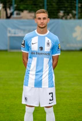 16.07.2023, Fussball 3. Liga 2023 2024, TSV 1860 München, Porträttermin 2023 2024, an der Grünwalderstrasse 114, München. Niklas Lang (TSV 1860 München),
