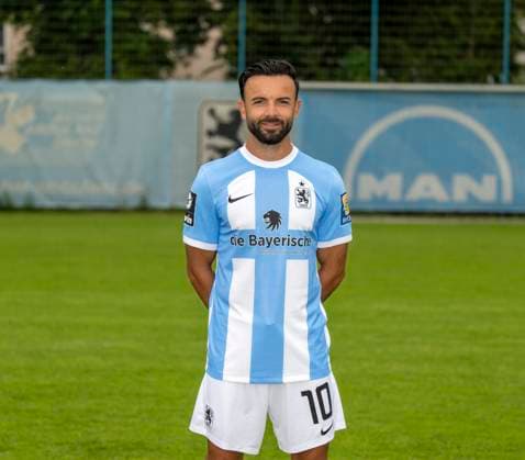 16.07.2023, Fussball 3. Liga 2023 2024, TSV 1860 München, Porträttermin 2023 2024, an der Grünwalderstrasse 114, München. Albion Vrenezi (TSV 1860 München)
