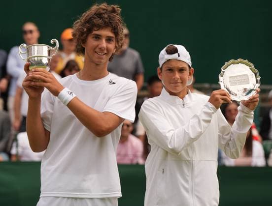 Sport Themen der Woche KW28 Sport Bilder des Tages Tennis - 2023 Wimbledon Championships - Week Two - Day Fourteen - All England lawn Tennis & Racquet Club, Wimbledon - Sunday 16th Boys singles U™14 final - Mark Cuban (GBR) v Svit Suljic (SLO) Mark Cuban (GBR) and Svit Suljic (SLO) with their trophies 