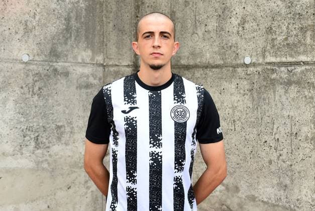 Fußball Herren Oberliga Westfalen Saison 2023 2024 Fototermin SG Wattenscheid 09 am 16.07.2023 im Lohrheidestadion in Bochum-Wattenscheid Mike Lewicki ( SG Wattenscheid 09 ) Niedersachsen Deutschland