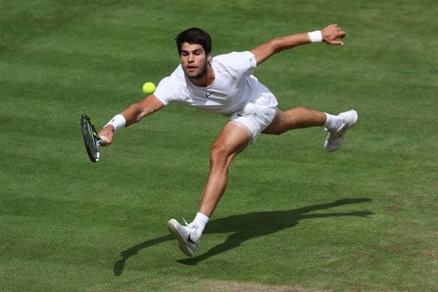Wimbledon: Day Fourteen 17 July 2023, Wimbledon - Wimbledon Tennis Championships - Day Fourteen - Carlos Alcaraz (ESP) in action during the Gentlemen s Singles Final match against Novak Djokovic (SRB) - Photo: Charlotte Wilson Offside. Wimbledon UK Copyright: xCharlottexWilsonx xOffsidexOffside