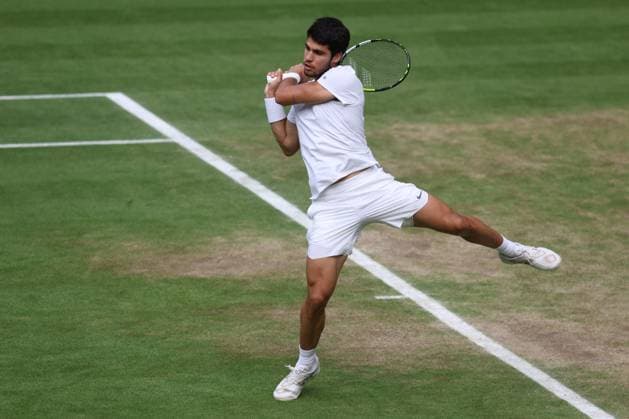 Wimbledon: Day Fourteen 17 July 2023, Wimbledon - Wimbledon Tennis Championships - Day Fourteen - Carlos Alcaraz (ESP) in action during the Gentlemen s Singles Final match against Novak Djokovic (SRB) - Photo: Charlotte Wilson Offside. Wimbledon UK Copyright: xCharlottexWilsonx xOffsidexOffside
