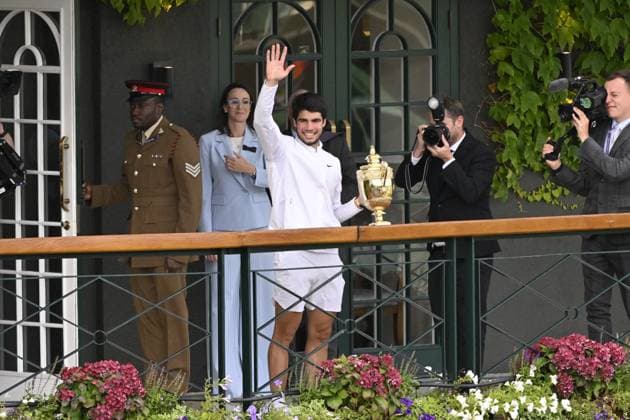 Tennis : Wimbledon 2023 - Angleterre - Finale simple Messieurs- Victoire de Carlos Alcaraz Espagne contre Novak Djokovic Serbie Tennis : Wimbledon 2023 - Angleterre- 16 07 23 ChrysleneCaillaud Panoramic  
