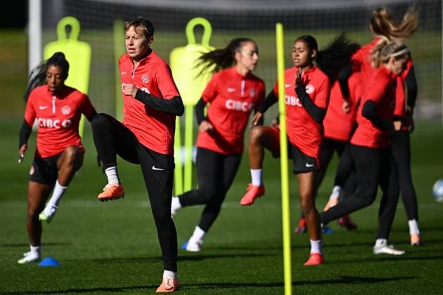 WWC23 CANADA TRAINING, Quinn of Canada (left) during a team training session ahead of the FIFA Women?s World Cup at Olympic Park in Heidelberg West in Melbourne, Monday, July 17, 2023. ( NO ARCHIVING, EDITORIAL USE ONLY, NO USE IN BOOKS WITHOUT CONSENT MELBOURNE VIC AUSTRALIA  Copyright: xJOELxCARRETTx 20230717001821232205 
