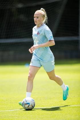 Training 1. FC Koeln Frauen; 17.07.2023 Anna Gerhardt (1. FC Koeln, 21) am Ball Training 1. FC Koeln Frauen; Geissbockheim, 17.07.2023 Copyright: xBEAUTIFULxSPORTS Wunderlx