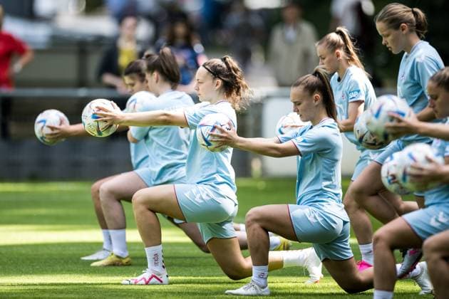 Training 1. FC Koeln Frauen; 17.07.2023 Lotta Cordes (1. FC Koeln, 6) im Warm Up mit Ball Training 1. FC Koeln Frauen; Geissbockheim, 17.07.2023 Copyright: xBEAUTIFULxSPORTS Wunderlx