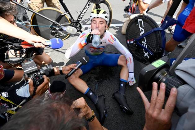 Bilder des Jahres 2023, Sport 07 Juli Sport Themen der Woche KW29 Tour de France 2023 - Stage 16 COMBLOUX, FRANCE - JULY 18 : Latour Pierre (FRA) of TotalEnergies during stage 16 of the 110th edition of the Tour de France 2023 cycling race, a individual time trial of 22 kms with start in Passy and finish in Combloux on July 18, 2023 in Combloux, France, 18 07 2023 ( Motordriver Kenny Verfaillie - Combloux France  Copyright: xNicoxVereeckenx