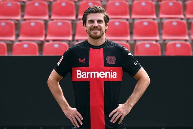 Jonas Hofmann; Bayer 04 Leverkusen; 1.BL, Porträttermin 2023 2024,