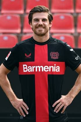 Jonas Hofmann; Bayer 04 Leverkusen; 1.BL, Porträttermin 2023 2024,