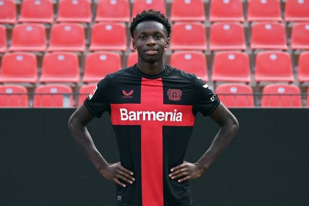 Noah Mbamba; Bayer 04 Leverkusen; 1.BL, Porträttermin 2023 2024,