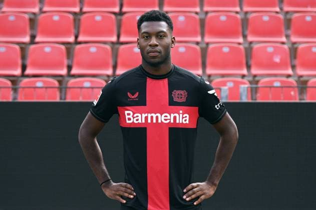 Timothy Fosu-Mensah; Bayer 04 Leverkusen; 1.BL, Porträttermin 2023 2024,