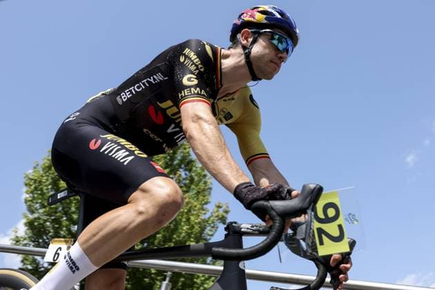 Belgian Wout Van Aert of Jumbo-Visma pictured at the start of stage 17 of the Tour de France cycling race from Saint-Gervais Mont Blanc to Courchevel (165,7 km), France, Wednesday 19 July 2023. This year s Tour de France takes place from 01 to 23 July 2023. DAVIDxPINTENS  x70795879x