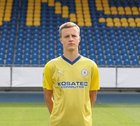Robert Ivanov (Eintracht Braunschweig) ; Eintracht Braunschweig; 2.BL, Portraettermin 2023 2024