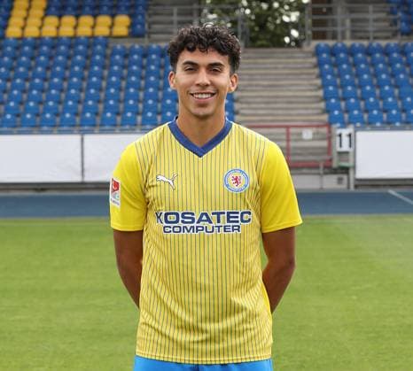 Johan Gomez (Eintracht Braunschweig) ; Eintracht Braunschweig; 2.BL, Portraettermin 2023 2024
