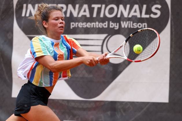 Darmstadt 19.Juli 2023 47. Internationales Damen ITF W25 Singles Tennisturnier v.l., Nicole RIVKIN (GER) spielt eine Rückhand. Copyright: JoaquimxFerreira