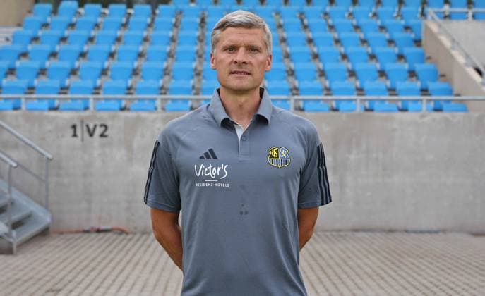 Cheftrainer Rüdiger Ziehl; 1. FC Saarbrücken; 3. Liga, Porträttermin 2023 2024 Saarbrücken Ludwigsparkstadion Saarland Deutschland (DE)