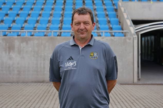 Busfahrer Torsten Bard; 1. FC Saarbrücken; 3. Liga, Porträttermin 2023 2024 Saarbrücken Ludwigsparkstadion Saarland Deutschland (DE)
