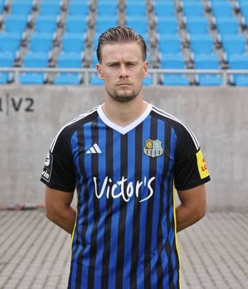 Julius Biada; 1. FC Saarbrücken; 3. Liga, Porträttermin 2023 2024 Saarbrücken Ludwigsparkstadion Saarland Deutschland (DE)