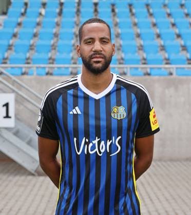 Bone Uaferro; 1. FC Saarbrücken; 3. Liga, Porträttermin 2023 2024 Saarbrücken Ludwigsparkstadion Saarland Deutschland (DE)