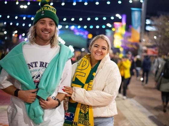 Fans vor dem Stadium Australia vor dem ersten Spiel, AUS, Australien vs Irland, WWC23 FIFA Frauen Fussball Weltmeisterschaft Australien 2023, Gruppe A, 1. Spieltag, 20.07.2023 AUS, Australien vs Irland, WWC23 FIFA Frauen Fussball Weltmeisterschaft Australien 2023, Gruppe A, 1. Spieltag, 20.07.2023 Sydney *** Fans outside Stadium Australia before first match, AUS, Australia vs Ireland, WWC23 FIFA Womens World Cup Australia 2023, Group A, Matchday 1, 20 07 2023 AUS, Australia vs Ireland, WWC23 FIFA Womens World Cup Australia 2023, Group A, Matchday 1, 20 07 2023 Sydney Copyright: xEibner-Pressefoto Memmlerx EP_MMR