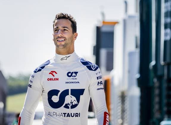 BUDAPEST - Daniel Ricciardo (AlphaTauri), who will replace Dutch driver Nyck de Vries from this race onwards, on the Hungaroring Circuit in the run-up to the Grand Prix of Hungary. ANP REMKO DE WAAL xVIxANPxSportx xxANPxIVx 473938999 originalFilename: 473938999.jpg