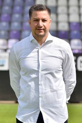 Sportdirektor Amir Shapourzadeh; VfL Osnabrück; 2.BL, Porträttermin 2023 2024