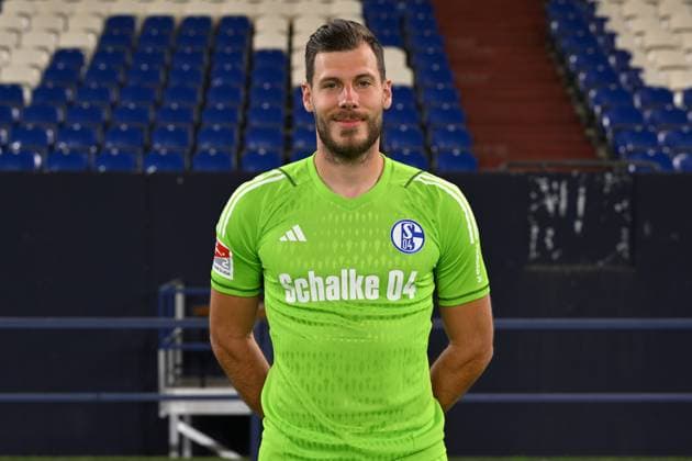 Torwart Marius Müller; FC Schalke 04; 2.BL, Porträttermin 2023 2024 Gelsenkirchen Nordrhein-Westfalen Deutschland