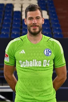 Torwart Marius Müller; FC Schalke 04; 2.BL, Porträttermin 2023 2024 Gelsenkirchen Nordrhein-Westfalen Deutschland