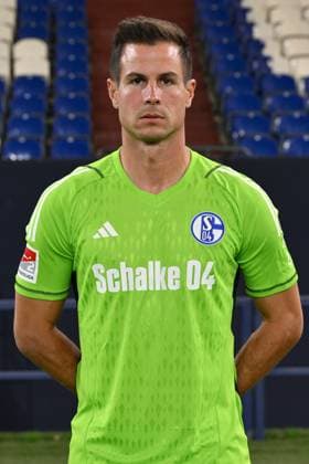 Torwart Michael Langer; FC Schalke 04; 2.BL, Porträttermin 2023 2024 Gelsenkirchen Nordrhein-Westfalen Deutschland