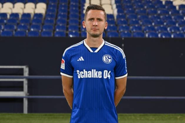 Paul Seguin; FC Schalke 04; 2.BL, Porträttermin 2023 2024 Gelsenkirchen Nordrhein-Westfalen Deutschland