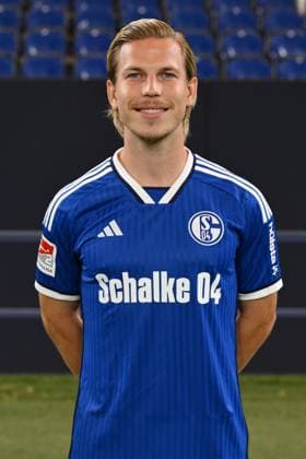 Lino Tempelmann; FC Schalke 04; 2.BL, Porträttermin 2023 2024 Gelsenkirchen Nordrhein-Westfalen Deutschland