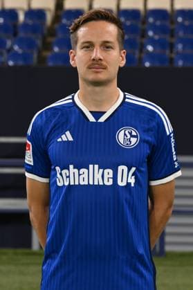Cedric Brunner; FC Schalke 04; 2.BL, Porträttermin 2023 2024 Gelsenkirchen Nordrhein-Westfalen Deutschland
