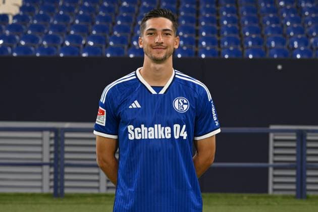 Leo Greiml; FC Schalke 04; 2.BL, Porträttermin 2023 2024 Gelsenkirchen Nordrhein-Westfalen Deutschland