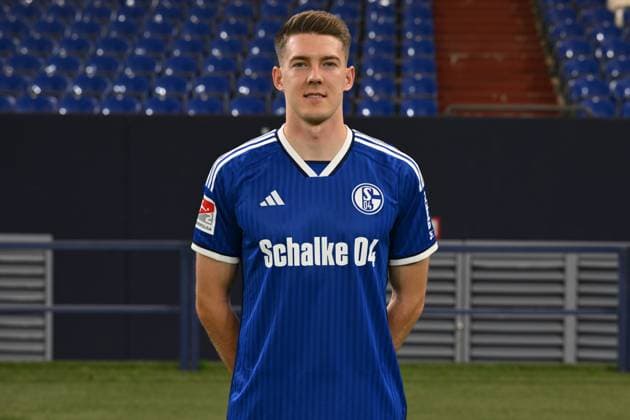 Florian Flick; FC Schalke 04; 2.BL, Porträttermin 2023 2024 Gelsenkirchen Nordrhein-Westfalen Deutschland