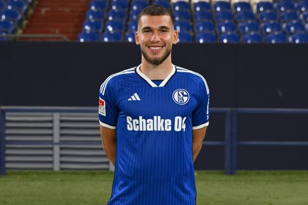Mehmet Can Aydin; FC Schalke 04; 2.BL, Porträttermin 2023 2024 Gelsenkirchen Nordrhein-Westfalen Deutschland