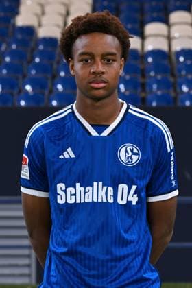 Assan Ouedraogo; FC Schalke 04; 2.BL, Porträttermin 2023 2024 Gelsenkirchen Nordrhein-Westfalen Deutschland