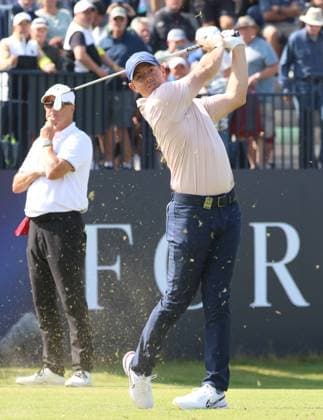 Northern Ireland s Rory Mcllroy drives on the fourth tee on the first day at the 151st Open Championship at Royal Liverpool Golf Club in Hoylake, England on Thursday, July 20, 2023.  LON20230720111 HUGOxPHILPOTT
