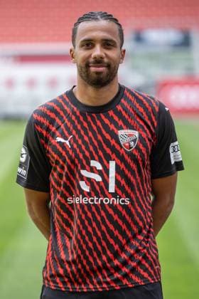 Leon Guwara (6, FCI) ; FC Ingolstadt 04; 3.Liga, Porträttermin 2023 2024 3. Liga - FC Ingolstadt 04 Saison 2023 2024 Portrait