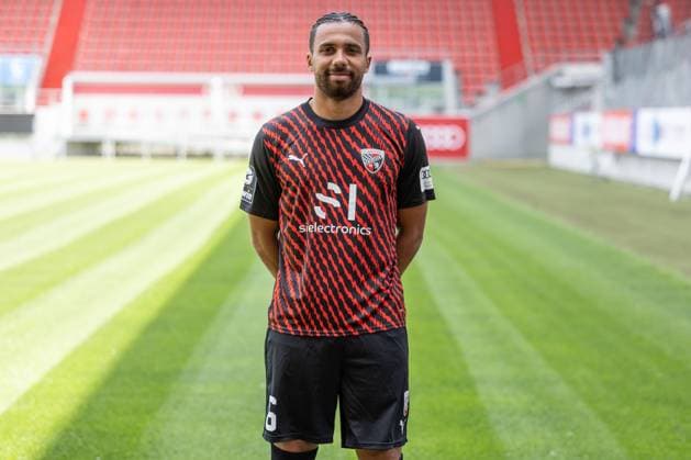 Leon Guwara (6, FCI) ; FC Ingolstadt 04; 3.Liga, Porträttermin 2023 2024 3. Liga - FC Ingolstadt 04 Saison 2023 2024 Portrait