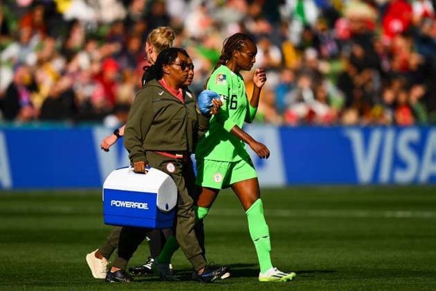 WWC23 CANADA NIGERIA, Ifeoma Onumonu of Nigeria leaves the pitch with injury during the FIFA Women s World Cup 2023 soccer match between Nigeria and Canada at Melbourne Rectangular Stadium in Melbourne, Friday, July 21, 2023. ( NO ARCHIVING, EDITORIAL USE ONLY, NO USE IN BOOKS WITHOUT CONSENT MELBOURNE VICTORIA AUSTRALIA  Copyright: xMORGANxHANCOCKx 20230721001822534871 