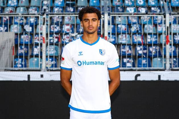 Jamie Lawrence (1. FC Magdeburg,5) - 2. Fussball Bundesliga Portraittermin 2023 2024 offizieller Fototermin 1. FC Magdeburg in der MDCC Arena in Magdeburg - Porträt, Portrait,Einzelbild,Deutschland, Fussball, Maenner,GER,20.07.2023