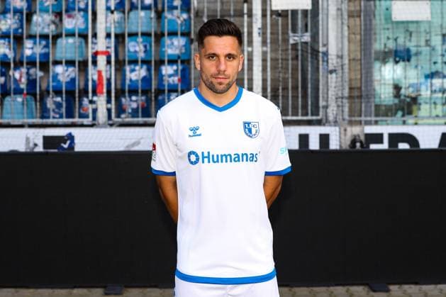 Ahmet Arslan (1. FC Magdeburg,8) - 2. Fussball Bundesliga Portraittermin 2023 2024 offizieller Fototermin 1. FC Magdeburg in der MDCC Arena in Magdeburg - Porträt, Portrait,Einzelbild,Deutschland, Fussball, Maenner,GER,20.07.2023